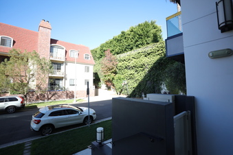Enlarge photo 11