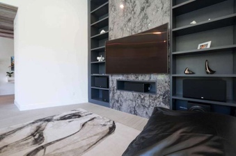 Enlarge photo 24