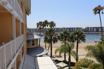 Enlarge photo 69
