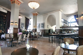 Int. Fancy Restaurant