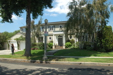 3257 Woodbine St.
