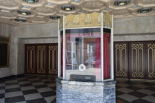 Enlarge photo 16
