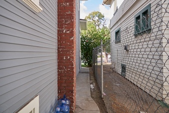 Enlarge photo 109