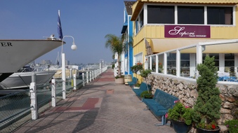 Enlarge photo 47