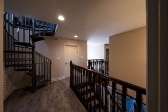 Enlarge photo 46