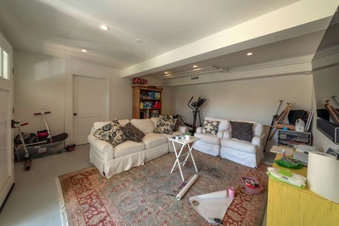 Enlarge photo 33