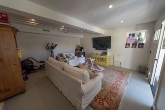 Enlarge photo 35