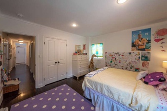 Enlarge photo 54