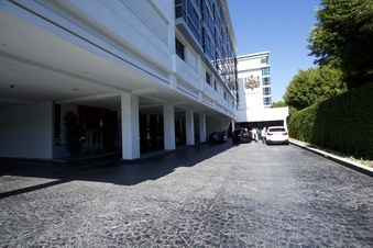 Enlarge photo 2