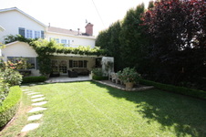 2539 Aiken Ave