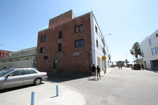 Enlarge photo 23