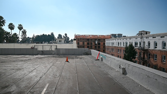 Enlarge photo 18