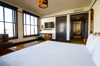 Enlarge photo 33