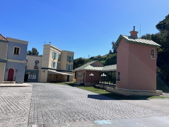 Enlarge photo 22