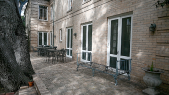 Enlarge photo 21
