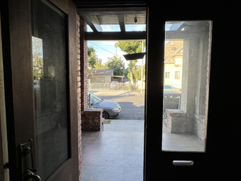 Enlarge photo 10