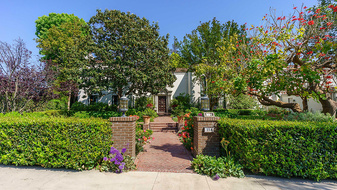 114 FREEMONT PL