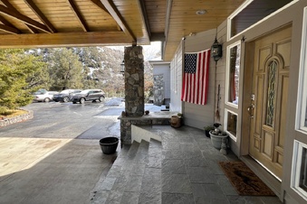 Enlarge photo 24