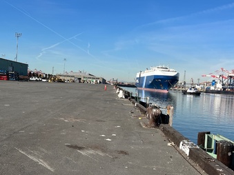 Enlarge photo 13