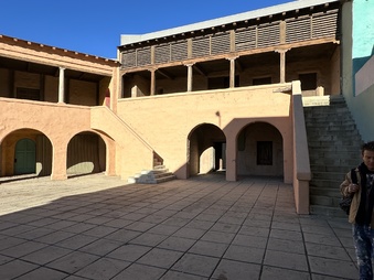 Enlarge photo 12