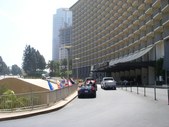 Ext Valley Village Radisson