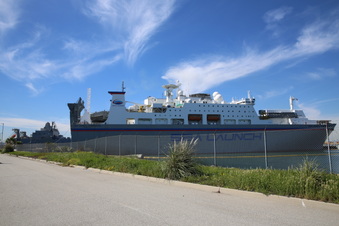 Enlarge photo 151