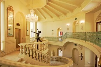 Enlarge photo 88