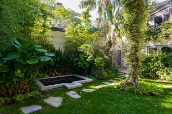Enlarge photo 65