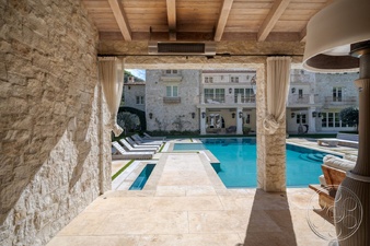 Enlarge photo 29