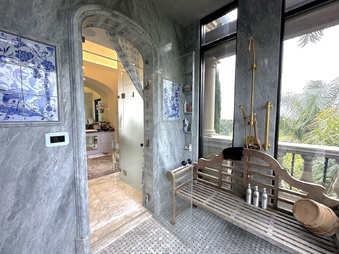 Enlarge photo 80