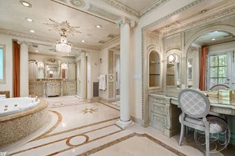 Enlarge photo 21