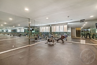 Enlarge photo 33
