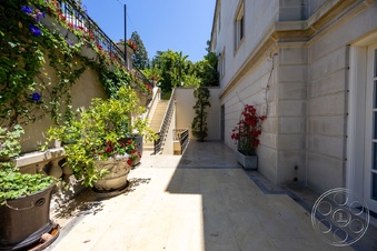 Enlarge photo 22