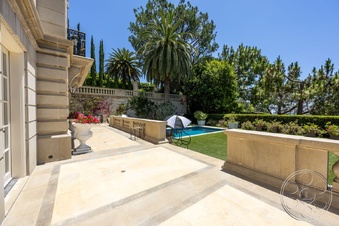 Enlarge photo 24