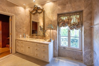 Enlarge photo 42