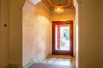 Enlarge photo 44