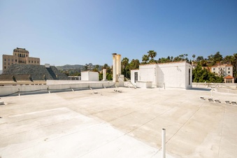 Enlarge photo 33