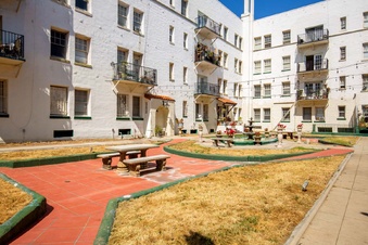 Enlarge photo 49