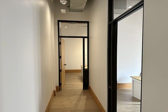 Enlarge photo 30