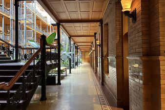 Enlarge photo 105