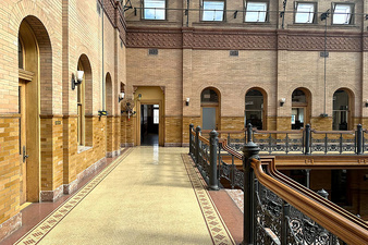 Enlarge photo 130