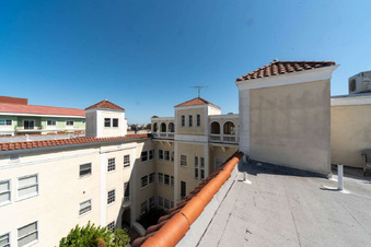 Enlarge photo 230