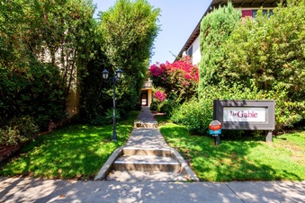 Lyman Village Apartments (Los Feliz)