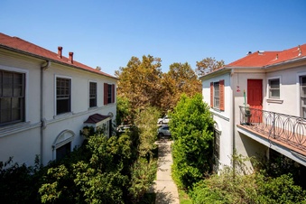Enlarge photo 140
