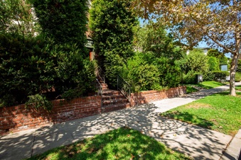 Enlarge photo 30