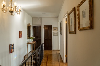 Enlarge photo 90
