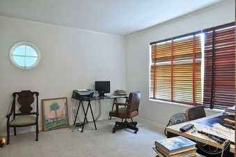 Enlarge photo 19