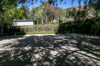 Enlarge photo 208