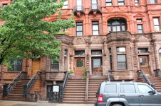 139 W 122 St