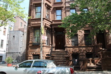 21 W 121 St